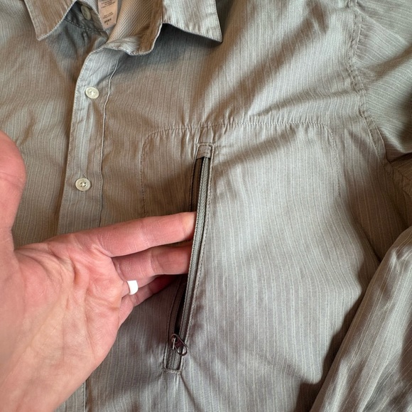 Patagonia Mens L Button-Up Shirt Gray Striped Outdoor Hiking Vented Back F113 - Picture 8 of 10